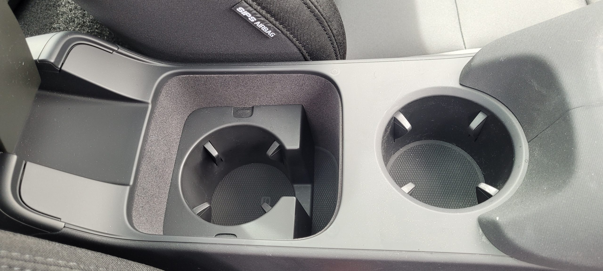 Polestar 2 front centre console dual cupholders